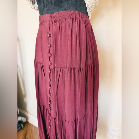 Elegant Burgundy Maxi Skirt - Picture 5 of 8